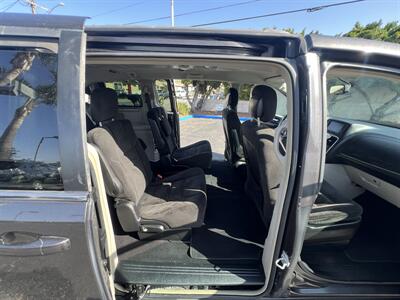 2016 Chrysler Town & Country Touring   - Photo 24 - Ventura, CA 93003