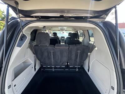 2016 Chrysler Town & Country Touring   - Photo 17 - Ventura, CA 93003