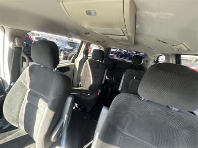 2016 Chrysler Town & Country Touring   - Photo 11 - Ventura, CA 93003