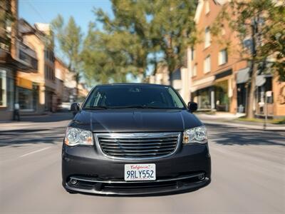 2016 Chrysler Town & Country Touring   - Photo 6 - Ventura, CA 93003