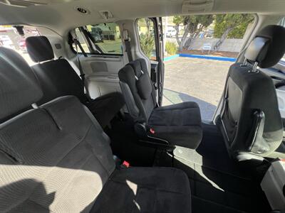 2016 Chrysler Town & Country Touring   - Photo 20 - Ventura, CA 93003