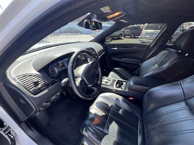 2017 Chrysler 300 S Alloy Edition   - Photo 9 - Ventura, CA 93003