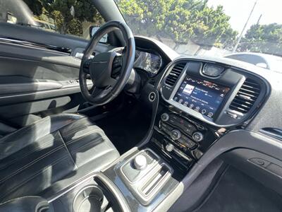 2017 Chrysler 300 S Alloy Edition   - Photo 13 - Ventura, CA 93003