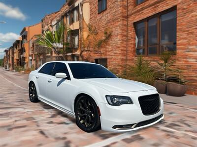 2017 Chrysler 300 S Alloy Edition   - Photo 4 - Ventura, CA 93003
