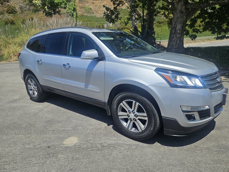 2016 Chevrolet Traverse LT - Photo 1 - Ventura, CA 93003