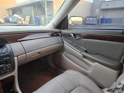 2000 Cadillac DeVille DTS   - Photo 11 - Ventura, CA 93003