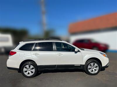 2011 Subaru Outback 2.5i Premium   - Photo 2 - Ventura, CA 93003