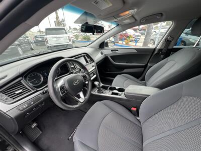 2018 Hyundai Sonata SE   - Photo 9 - Ventura, CA 93003
