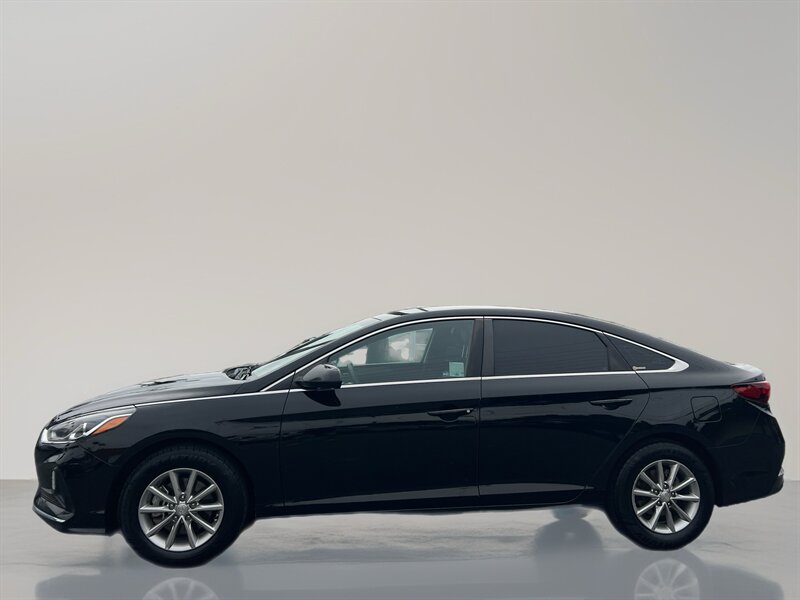 2018 Hyundai Sonata SE   - Photo 1 - Ventura, CA 93003