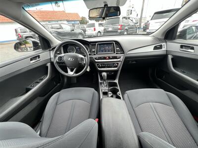2018 Hyundai Sonata SE   - Photo 13 - Ventura, CA 93003