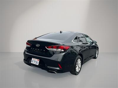 2018 Hyundai Sonata SE   - Photo 7 - Ventura, CA 93003