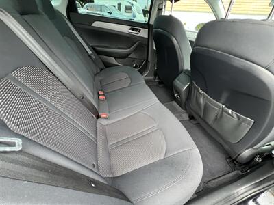2018 Hyundai Sonata SE   - Photo 12 - Ventura, CA 93003