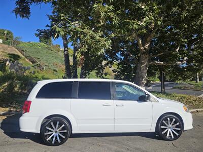 2015 Dodge Grand Caravan Passenger SE   - Photo 2 - Ventura, CA 93003