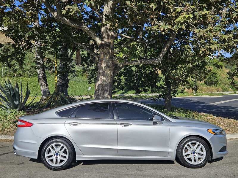 2016 Ford Fusion SE   - Photo 1 - Ventura, CA 93003