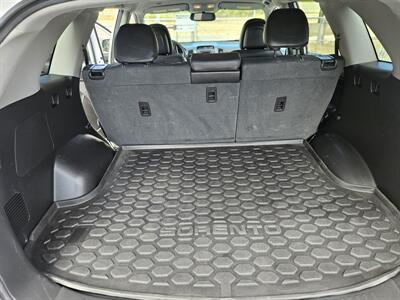 2012 Kia Sorento EX   - Photo 16 - Ventura, CA 93003