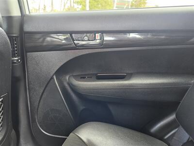 2012 Kia Sorento EX   - Photo 15 - Ventura, CA 93003