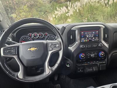 2020 Chevrolet Silverado 1500 Crew Cab LT - Photo 4 - Ventura, CA 93003