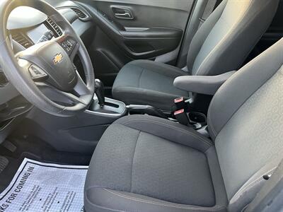 2020 Chevrolet Trax LS - Photo 8 - Ventura, CA 93003