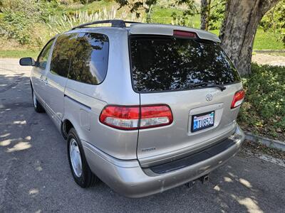 2001 Toyota Sienna XLE   - Photo 4 - Ventura, CA 93003
