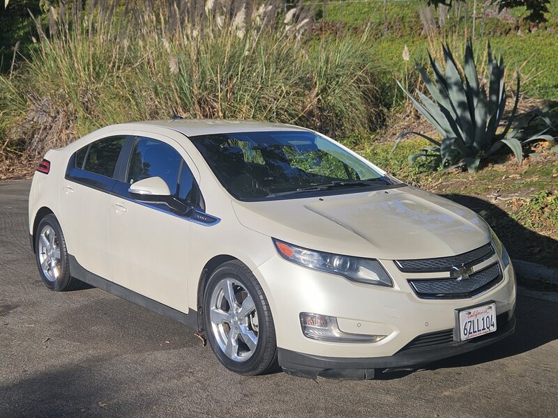 2013 Chevrolet Volt Premium - Photo 1 - Ventura, CA 93003