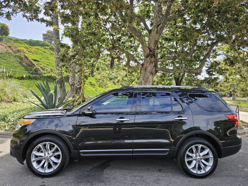 2013 Ford Explorer XLT   - Photo 1 - Ventura, CA 93003