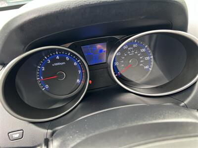2010 Hyundai Tucson Limited   - Photo 11 - Ventura, CA 93003