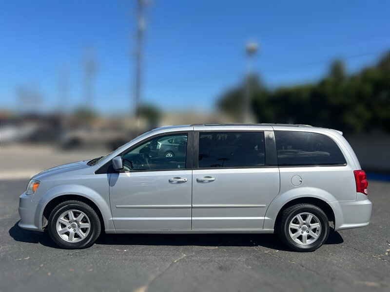 2011 Dodge Grand Caravan Mainstreet FWD's photo