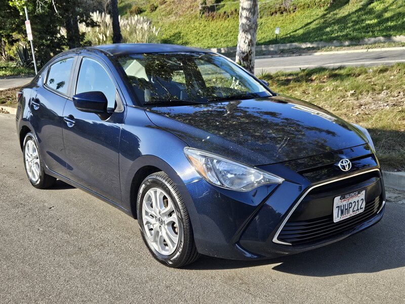 2017 Toyota Yaris iA  