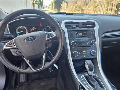 2015 Ford Fusion SE - Photo 11 - Ventura, CA 93003