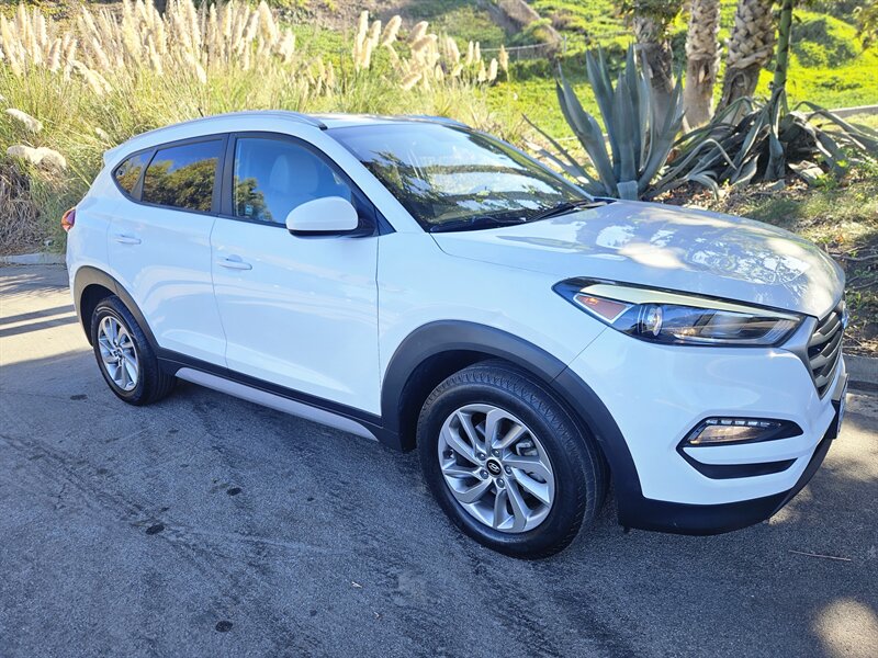 2017 Hyundai TUCSON 2.0L SE  