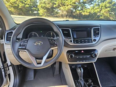 2017 Hyundai TUCSON 2.0L SE   - Photo 8 - Ventura, CA 93003