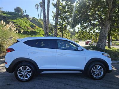 2017 Hyundai TUCSON 2.0L SE   - Photo 6 - Ventura, CA 93003