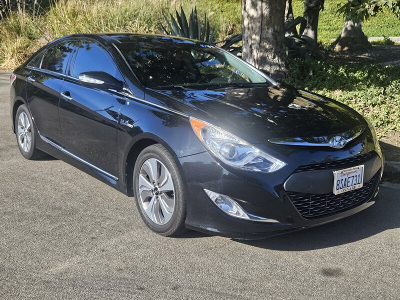 2013 Hyundai SONATA Hybrid Limited - Photo 1 - Ventura, CA 93003