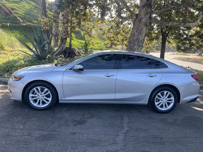 2018 Chevrolet Malibu LT   - Photo 1 - Ventura, CA 93003