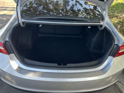 2018 Chevrolet Malibu LT   - Photo 7 - Ventura, CA 93003