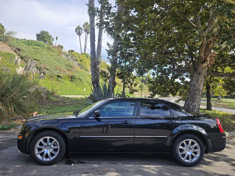 2008 Chrysler 300 Series Touring   - Photo 1 - Ventura, CA 93003