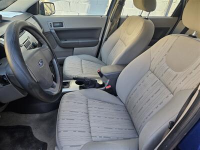 2009 Ford Focus SE   - Photo 8 - Ventura, CA 93003