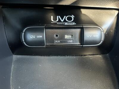 2015 Kia Soul + - Photo 19 - Ventura, CA 93003