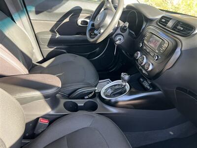 2015 Kia Soul + - Photo 15 - Ventura, CA 93003