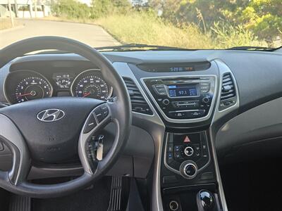 2015 Hyundai Elantra SE   - Photo 8 - Ventura, CA 93003