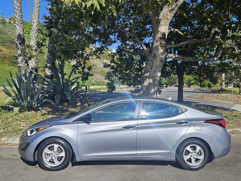 2015 Hyundai Elantra SE - Photo 1 - Ventura, CA 93003