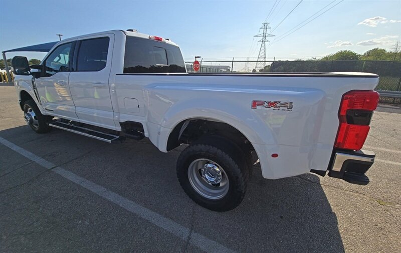 2024 Ford F-350 Super Duty Lariat DUALLY DIESEL TRUCK 4WD FORD 4X4 - Photo 6 - Scottsdale, AZ 85257