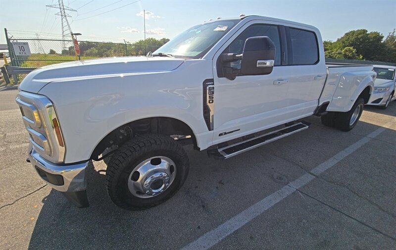 2024 Ford F-350 Super Duty Lariat DUALLY DIESEL TRUCK 4WD FORD 4X4  
