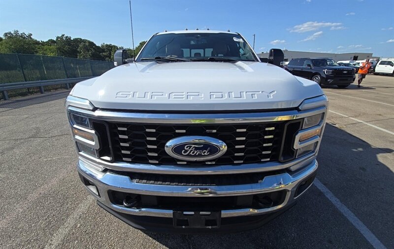 2024 Ford F-350 Super Duty Lariat DUALLY DIESEL TRUCK 4WD FORD 4X4 - Photo 2 - Scottsdale, AZ 85257