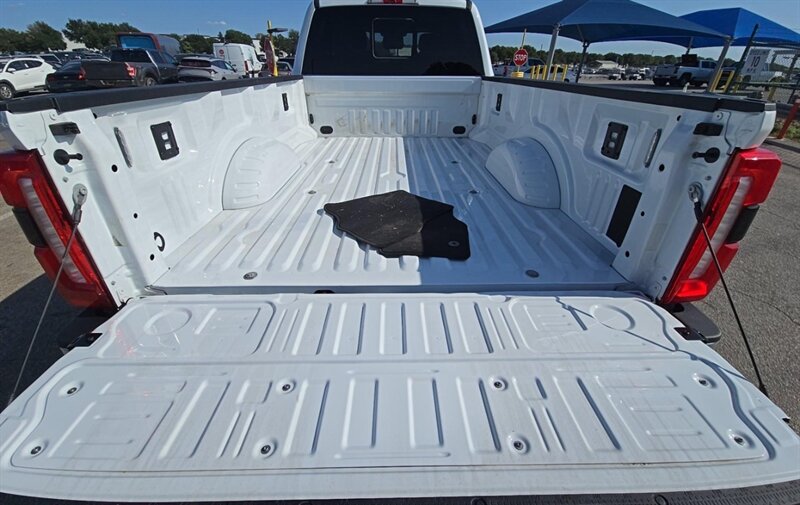 2024 Ford F-350 Super Duty Lariat DUALLY DIESEL TRUCK 4WD FORD 4X4 - Photo 10 - Scottsdale, AZ 85257