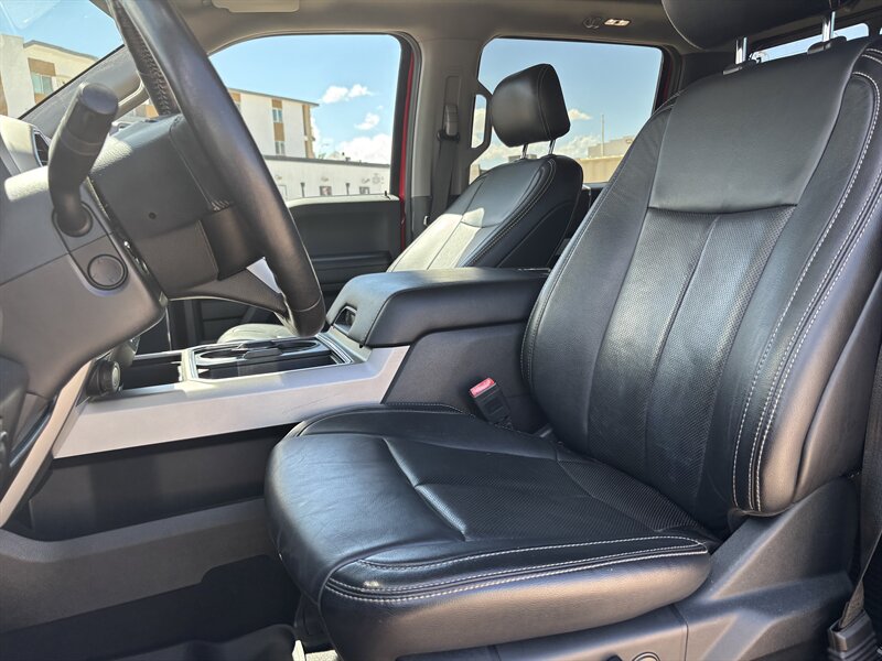 2020 Ford F-250 Lariat photo 14