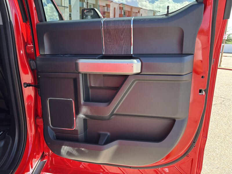 2020 Ford F-250 Lariat photo 37
