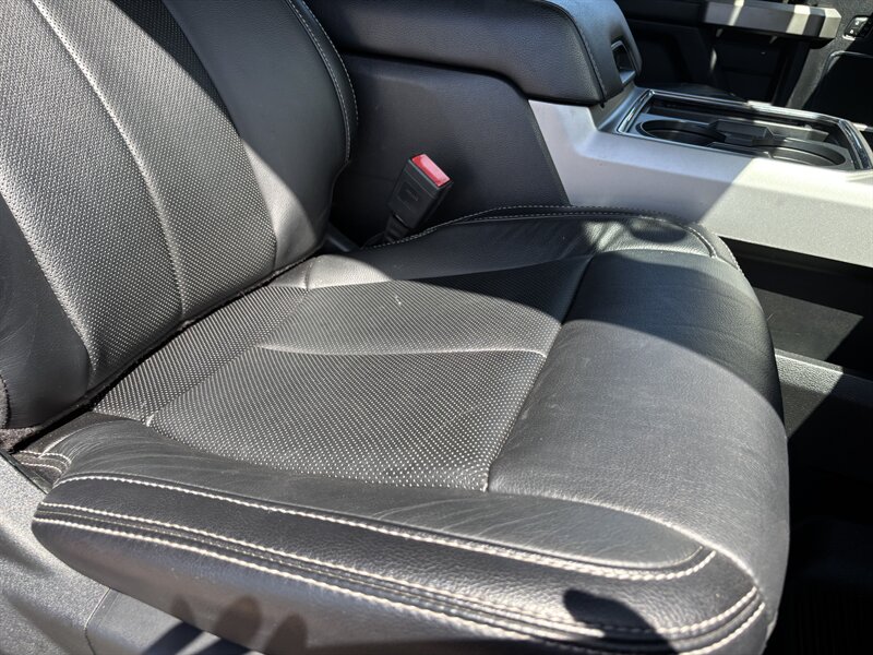 2020 Ford F-250 Lariat photo 36