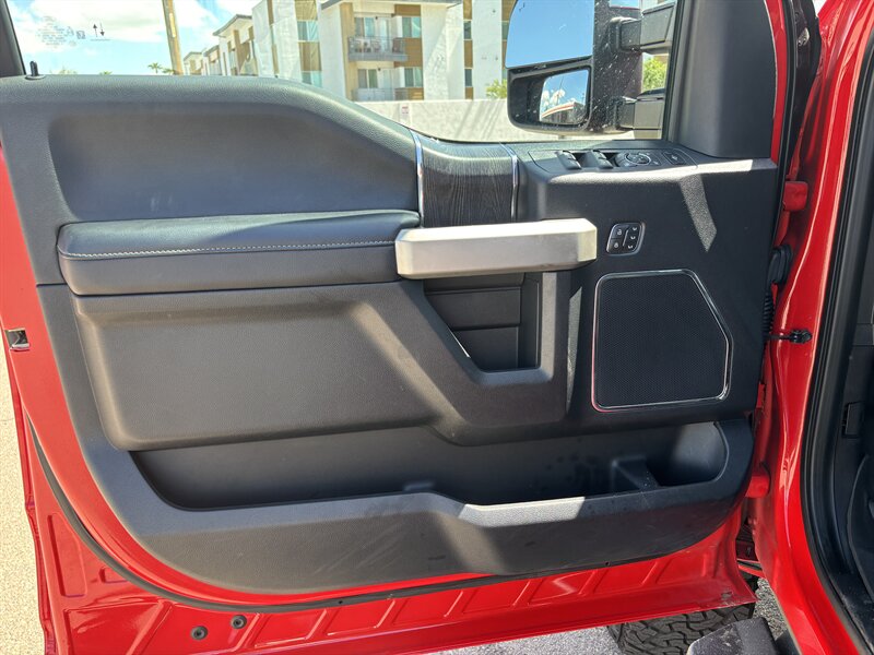 2020 Ford F-250 Lariat photo 10