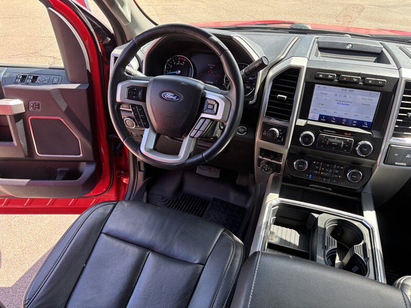 2020 Ford F-250 Lariat photo 28